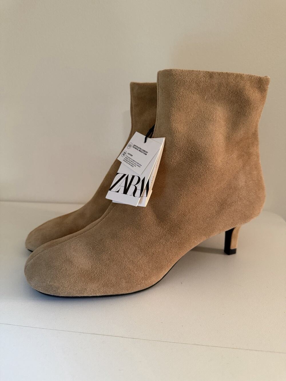 NWT ZARA Tan Suede Kitten Heel Ankle Boots 38 39 Round Toe Bootie Minimal *READ*